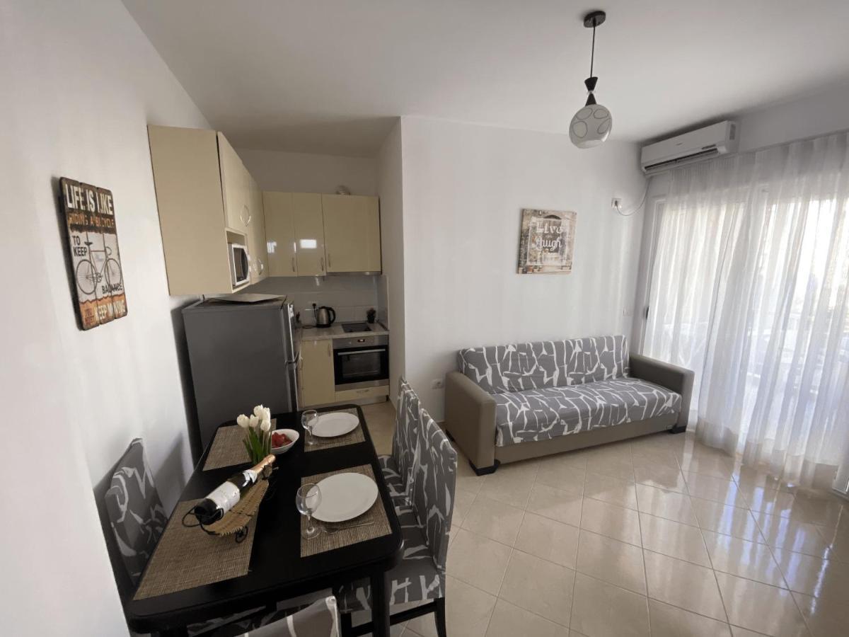 Madernas Bernad Apartment Orikumi Exteriér fotografie