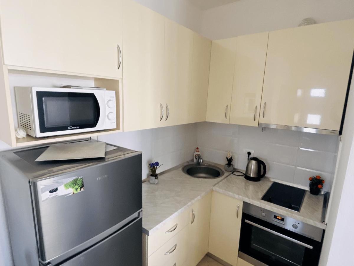 Madernas Bernad Apartment Orikumi Exteriér fotografie