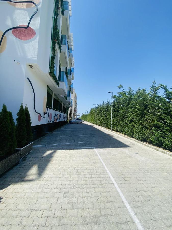 Madernas Bernad Apartment Orikumi Exteriér fotografie